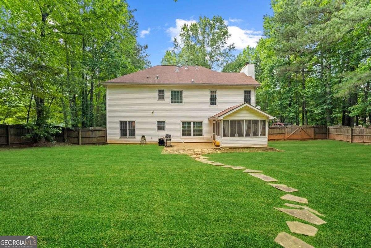 76 BARRINGTON FARMS Parkway Sharpsburg - 25