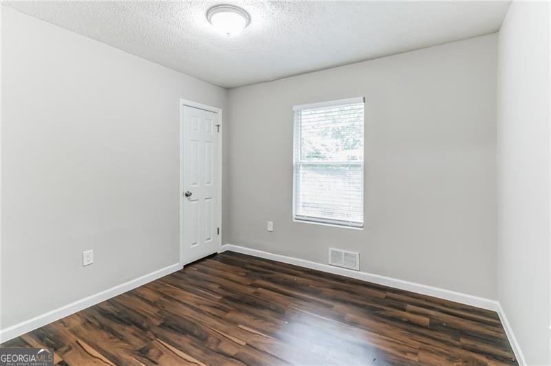 2069 Chicago Avenue Atlanta - 11