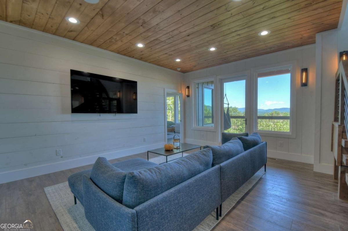 316 Blue Sky Drive Blue Ridge - 37