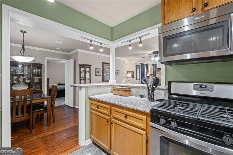 202 BERKELEY WOODS Drive Duluth - 14