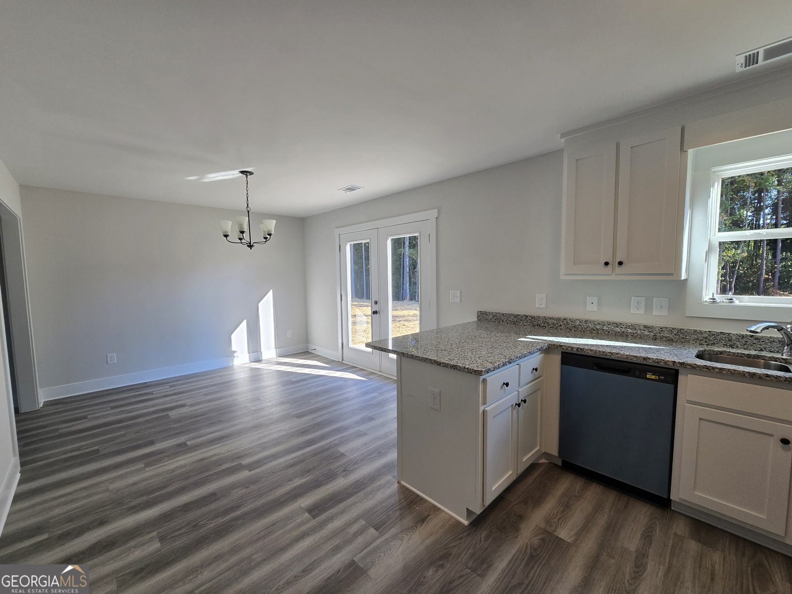 82 Armstrong Drive Mansfield - 6