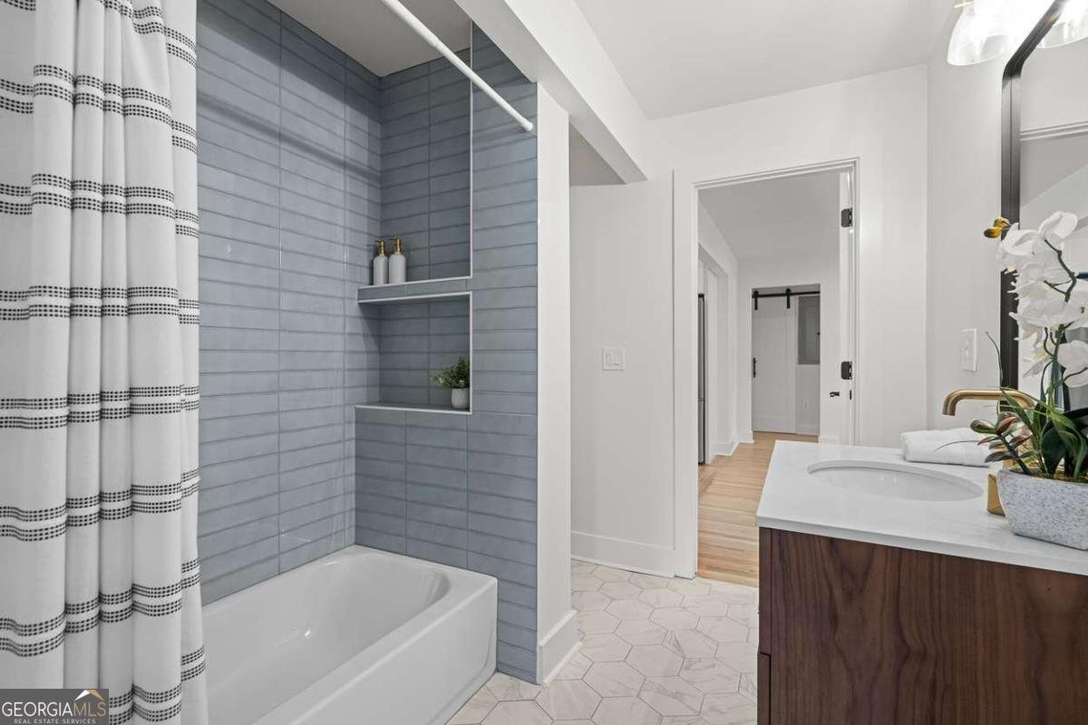 1494 May Avenue Atlanta - 30