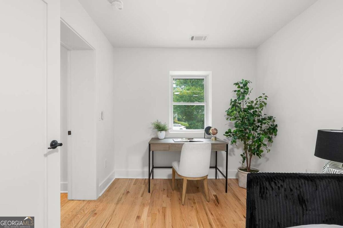 1494 May Avenue Atlanta - 34
