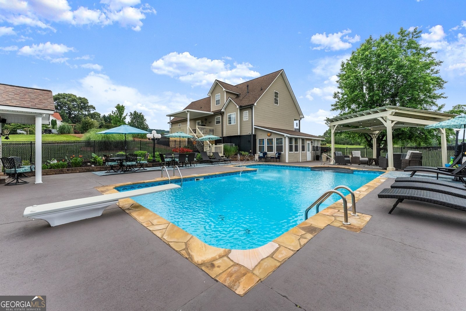 8958 Bill Savage Road Lula - 75