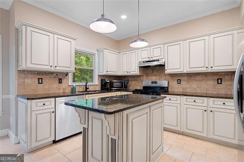 404 PINE GROVE Way Woodstock - 14