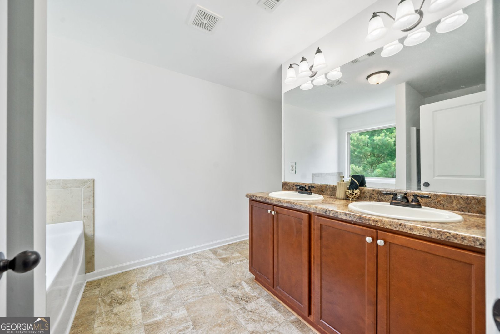 5415 Sycamore Court Oakwood - 37