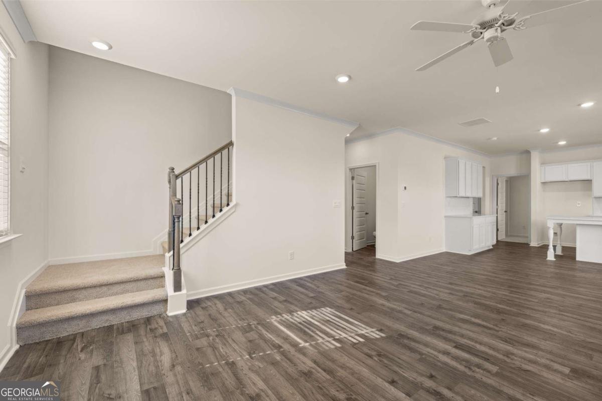 301 Sandy Oak Drive Loganville - 43