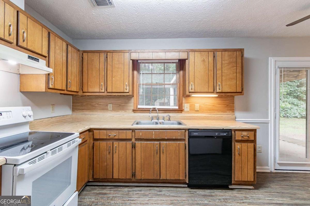 604 Hamlet Court Conyers - 6