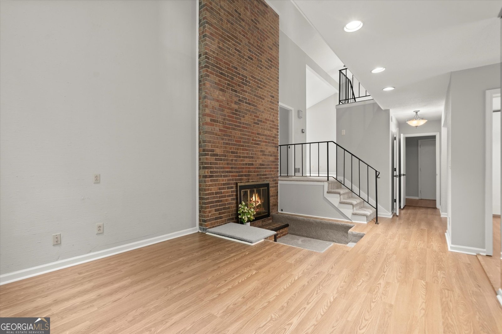 225 Lakeview Ridge Roswell - 16