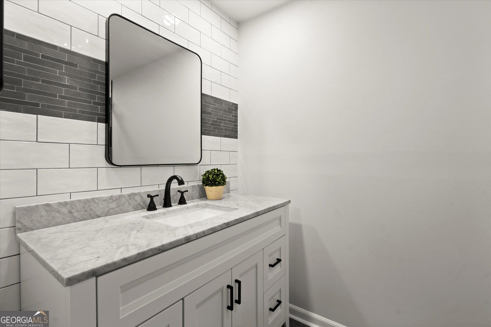 225 Lakeview Ridge Roswell - 36