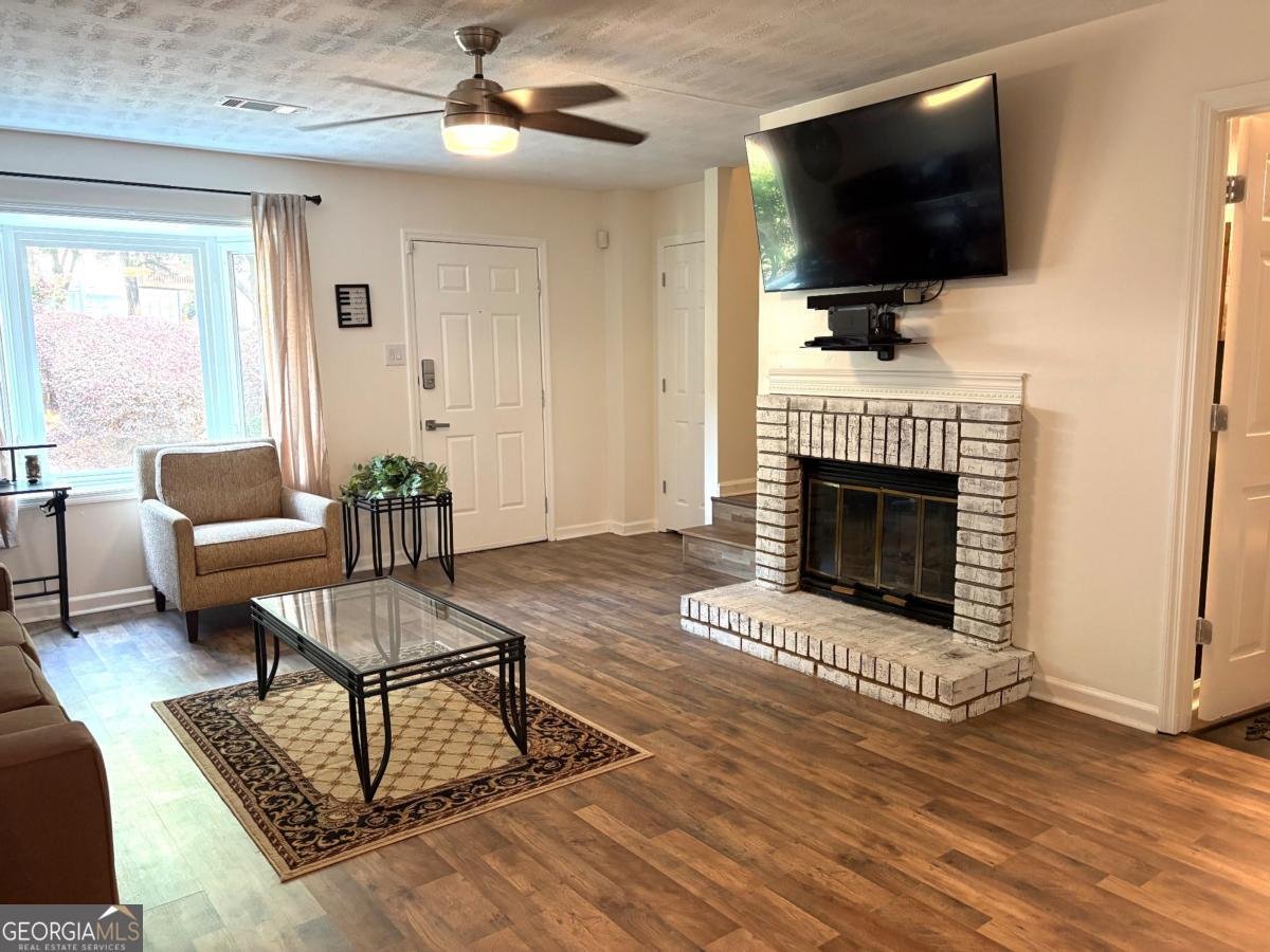 210 Mill Creek Place Roswell - 4