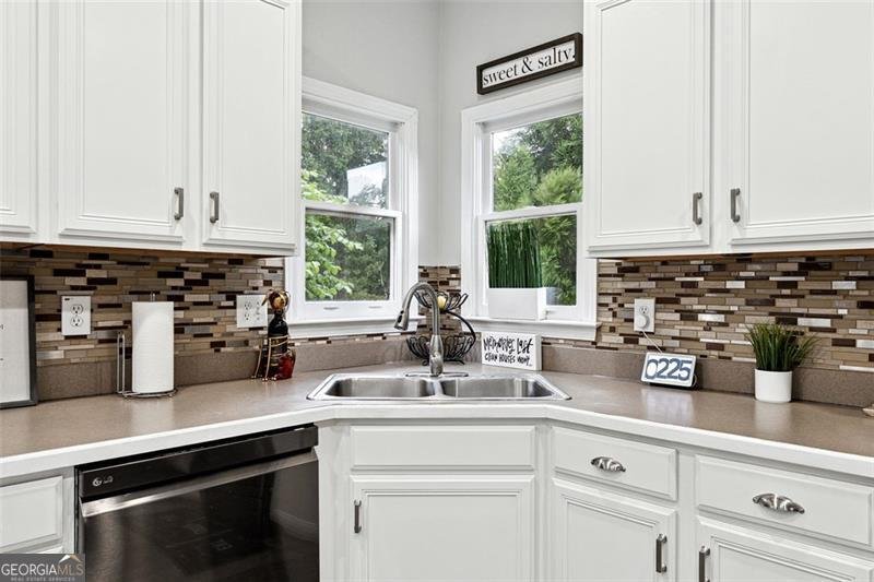 402 HOMESTEAD Drive Dallas - 17