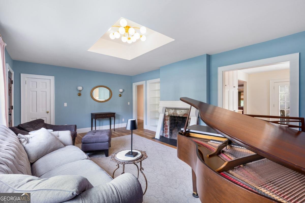 711 Greenview Avenue Atlanta - 6