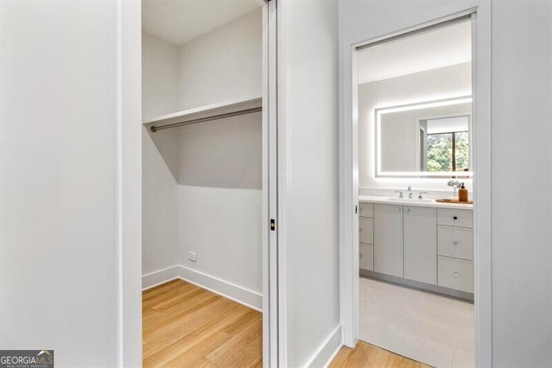 2575 Peachtree Road Atlanta - 23