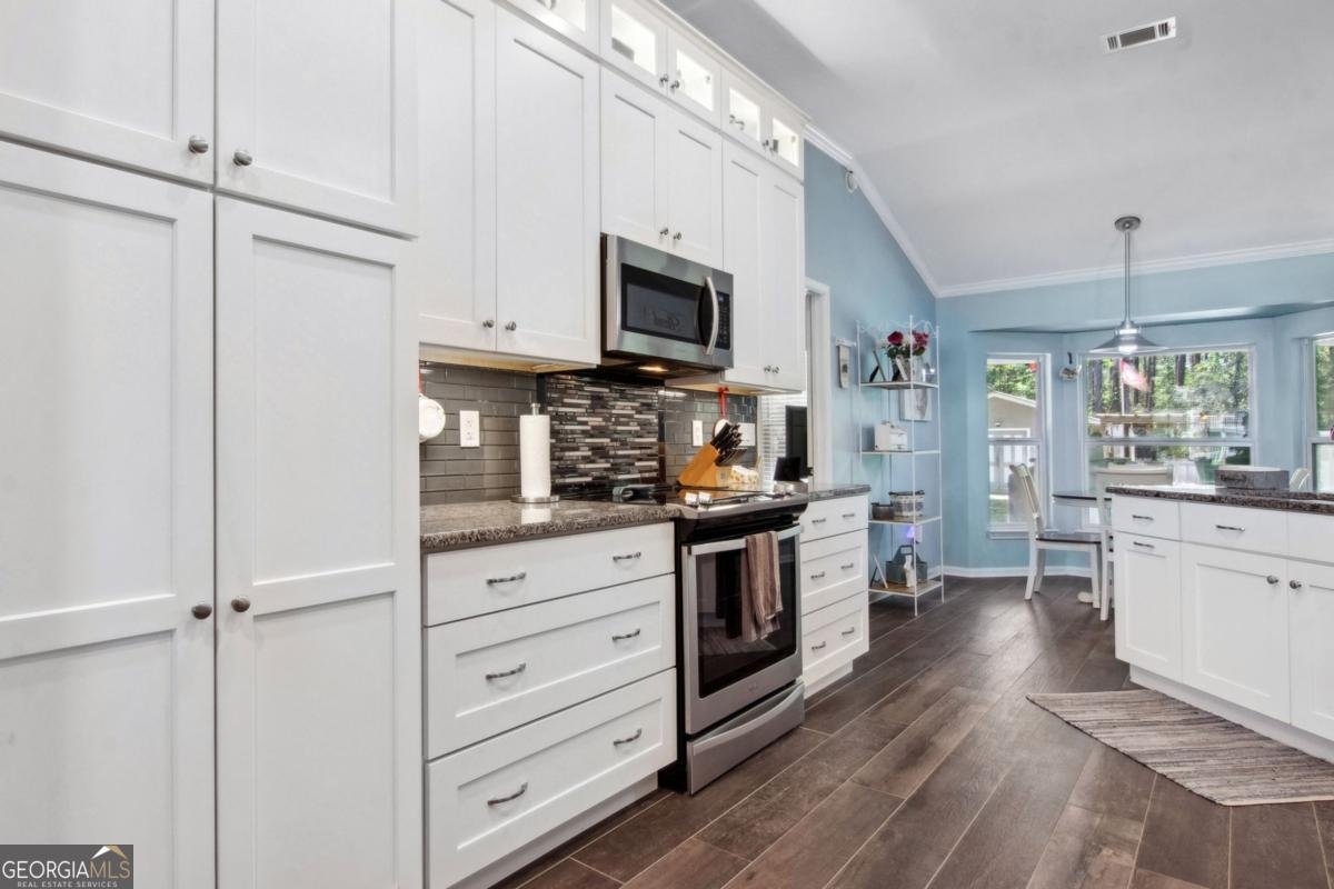 100 Longwood Road St. Marys - 13