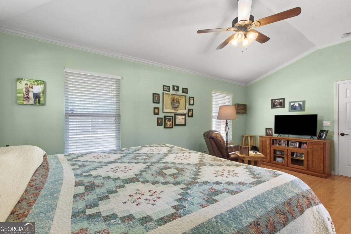 100 Longwood Road St. Marys - 21