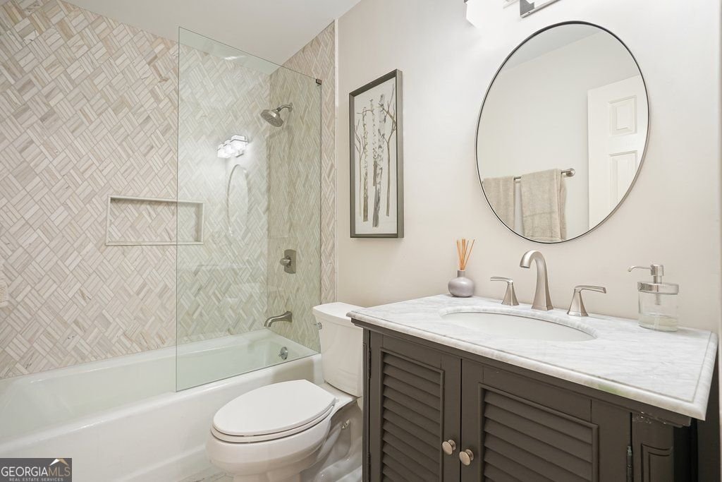 11940 Mountain Laurel Drive Roswell - 29