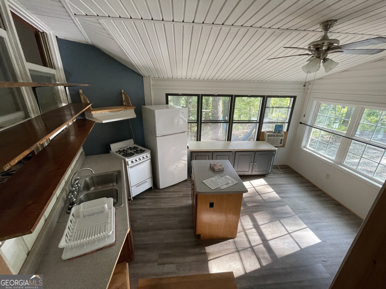 1095 Mountain Shadows Drive Cleveland - 12