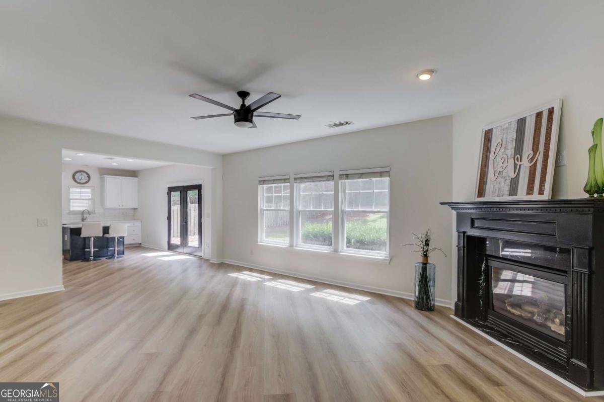 7653 Legacy Road Flowery Branch - 10