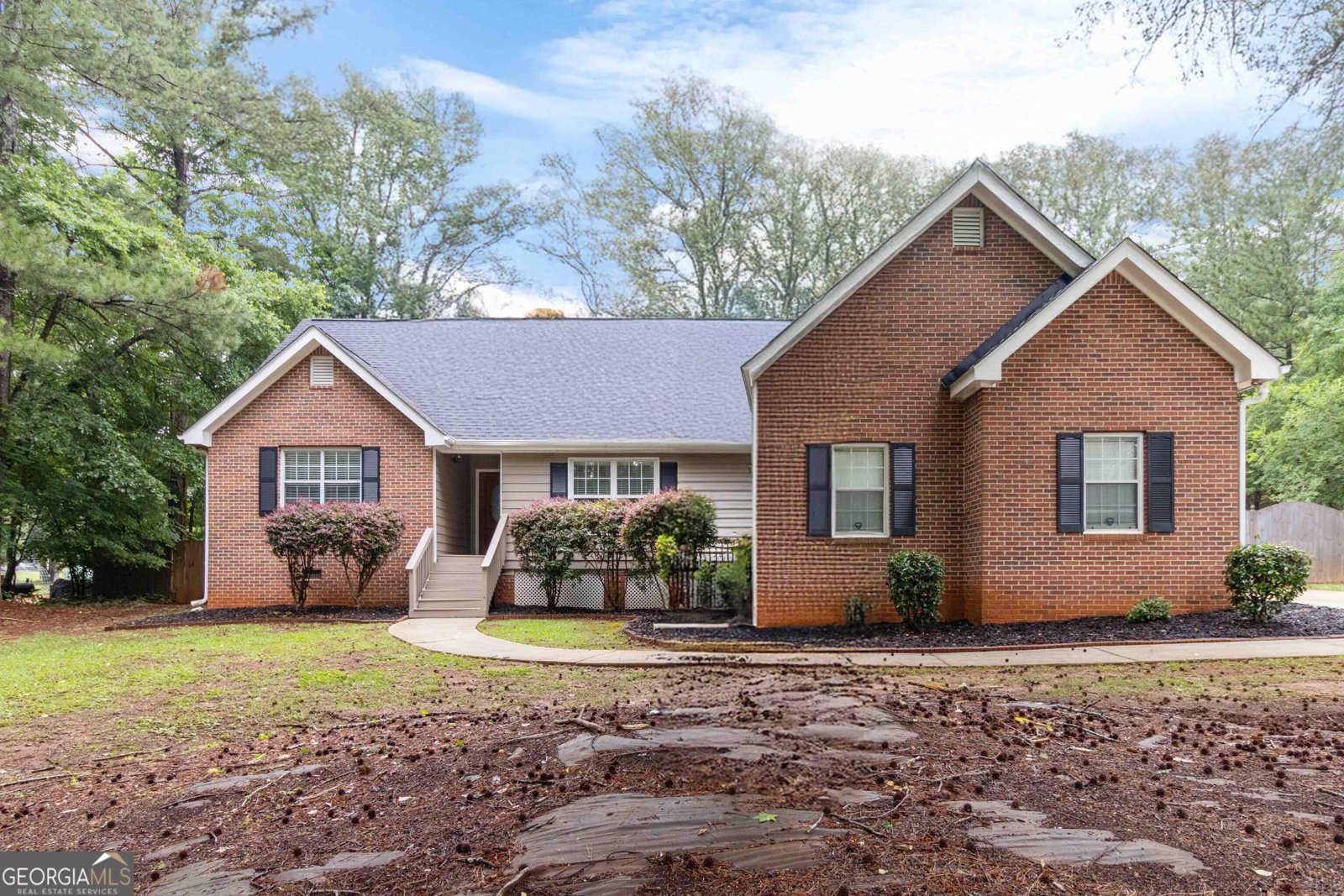 210 Riveredge Way McDonough - 1
