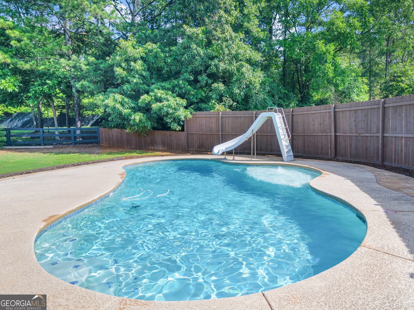 3905 Pointer Road Loganville - 60