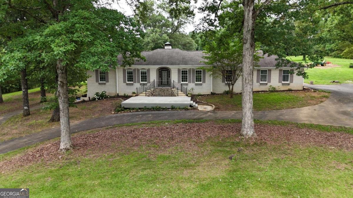 400 Simpson Road White - 1