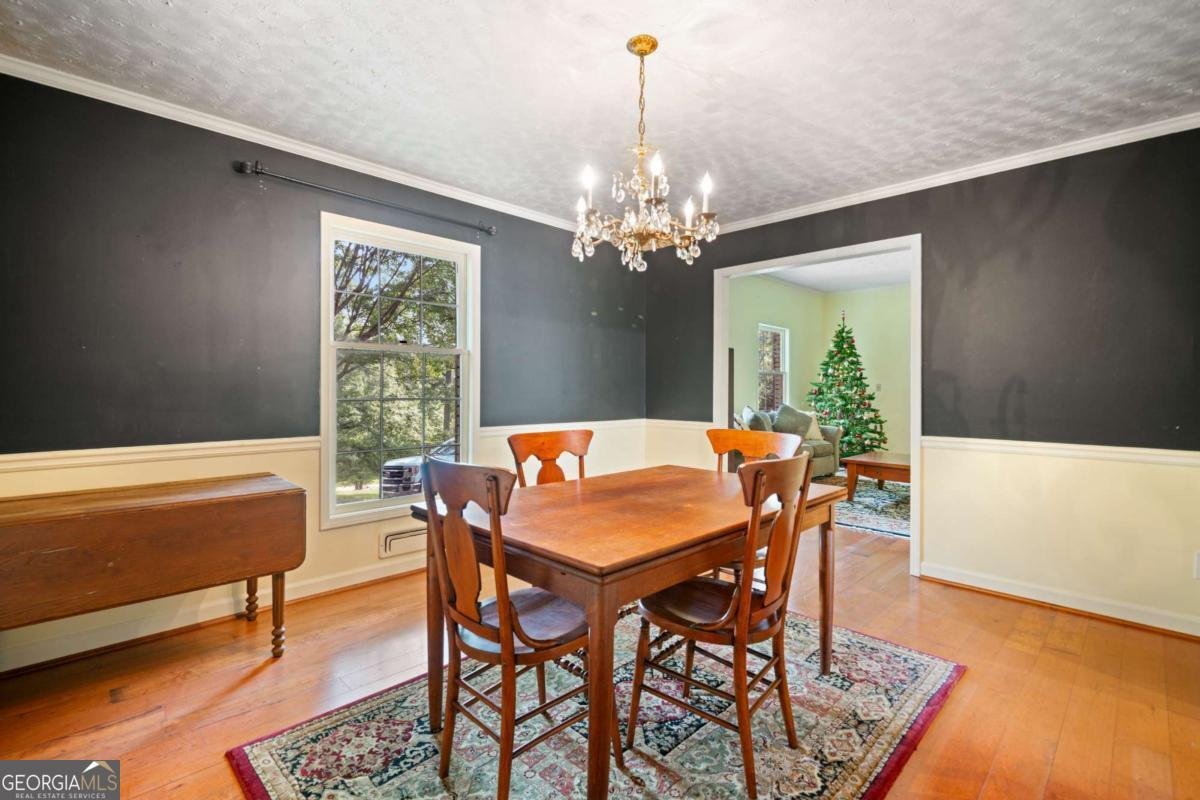 400 Simpson Road White - 13
