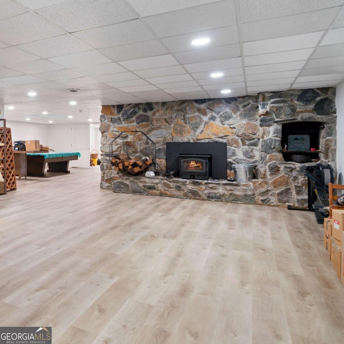 400 Simpson Road White - 27