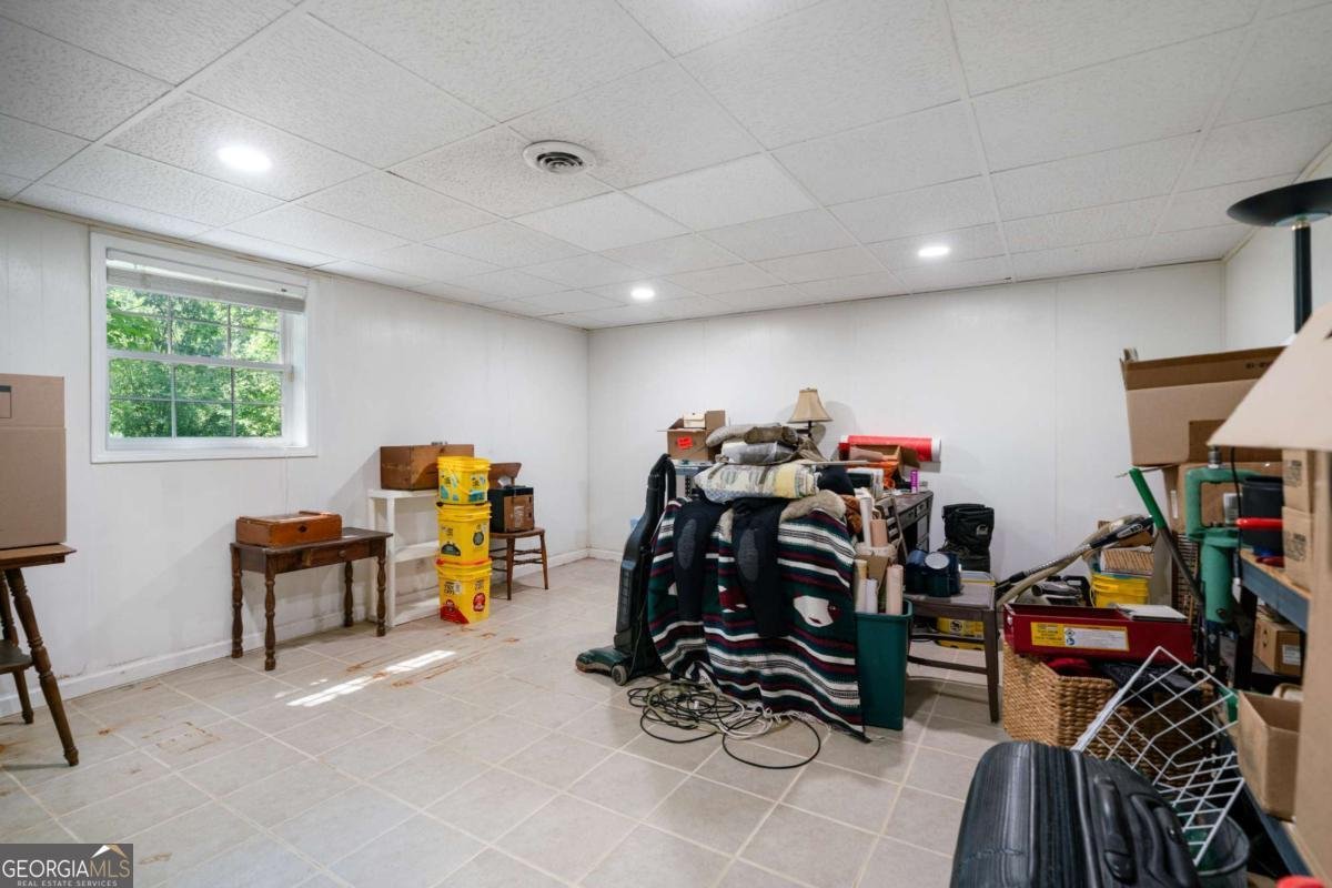 400 Simpson Road White - 30