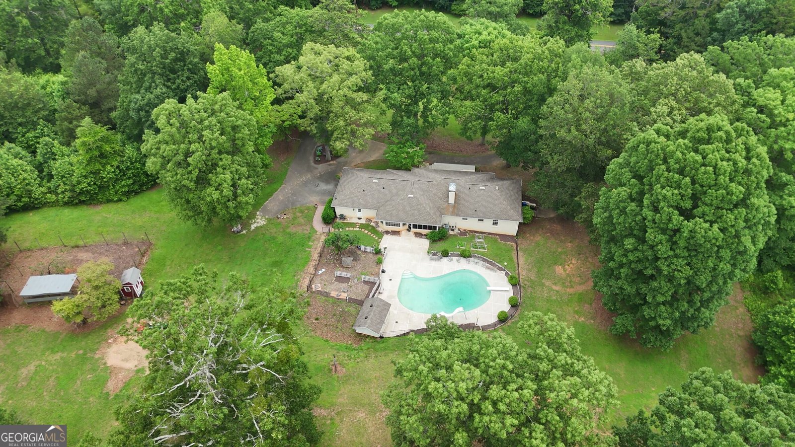 400 Simpson Road White - 51