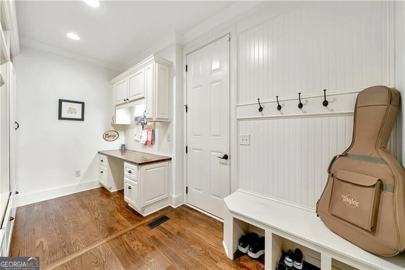 3925 Sheldon Drive Atlanta - 23