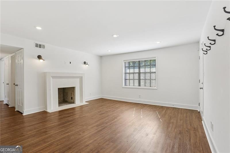 355 Winding River Drive Atlanta - 9