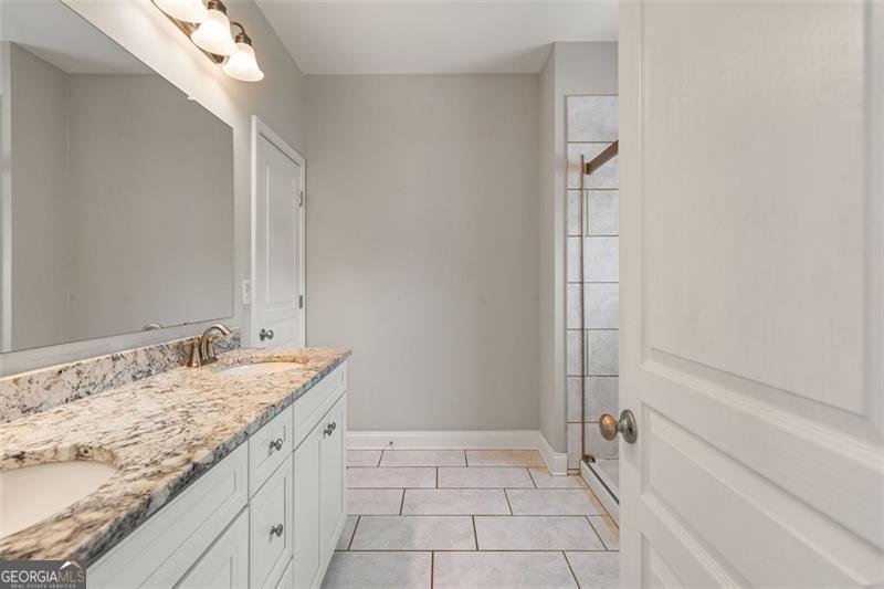 1463 EDGEBROOK Court Atlanta - 24