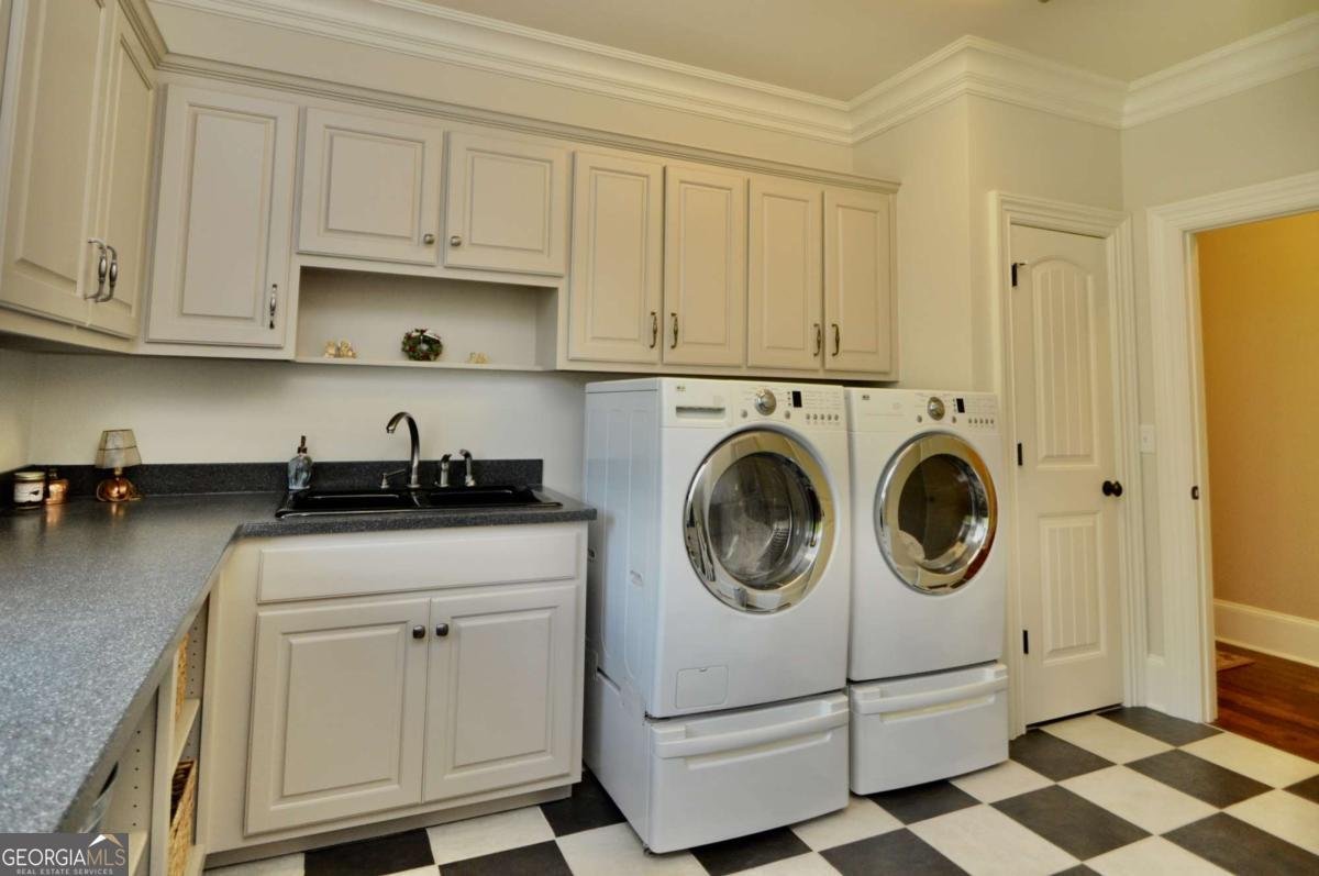 2481 Lakewood Manor Drive Athens - 33