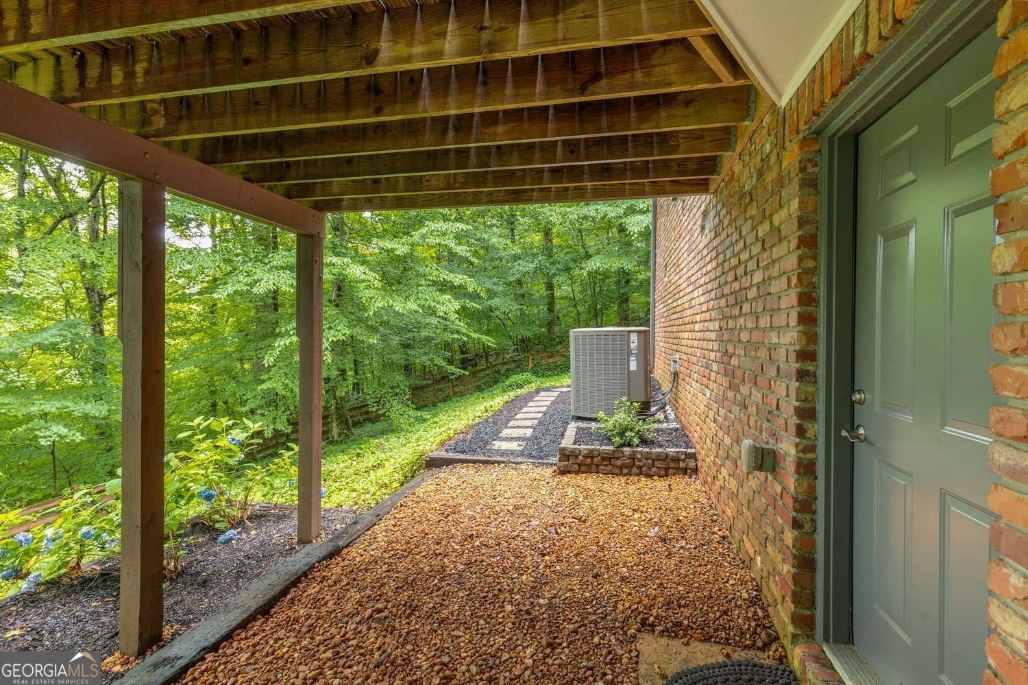2892 Guinevere Drive Atlanta - 38