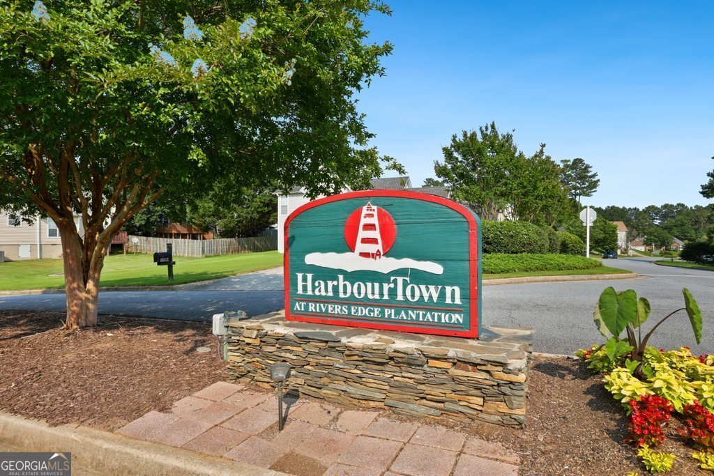 64 Harbour Lake Drive Fayetteville - 18
