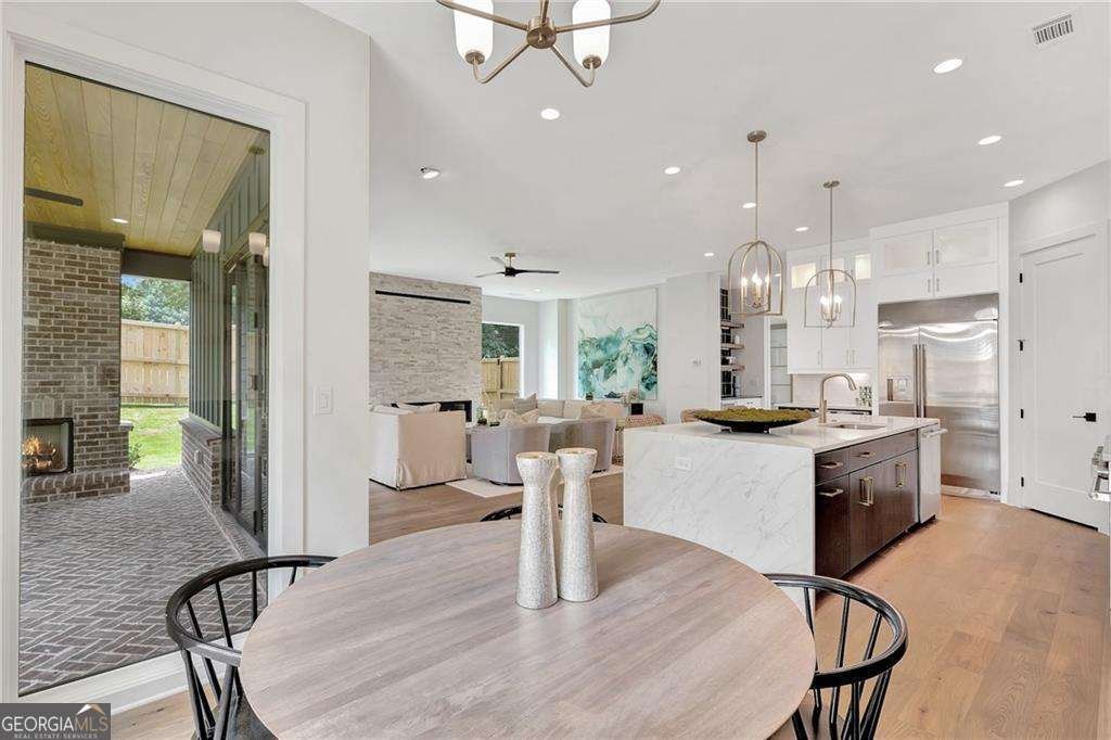 504 Barrington Drive Roswell - 23