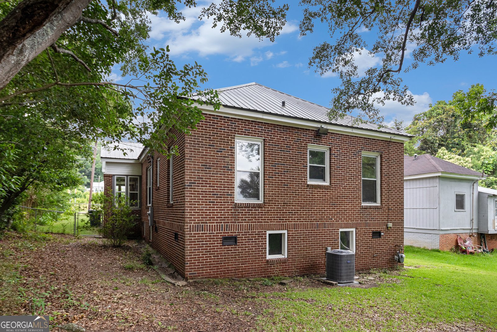 104 4TH Street Manchester - 17