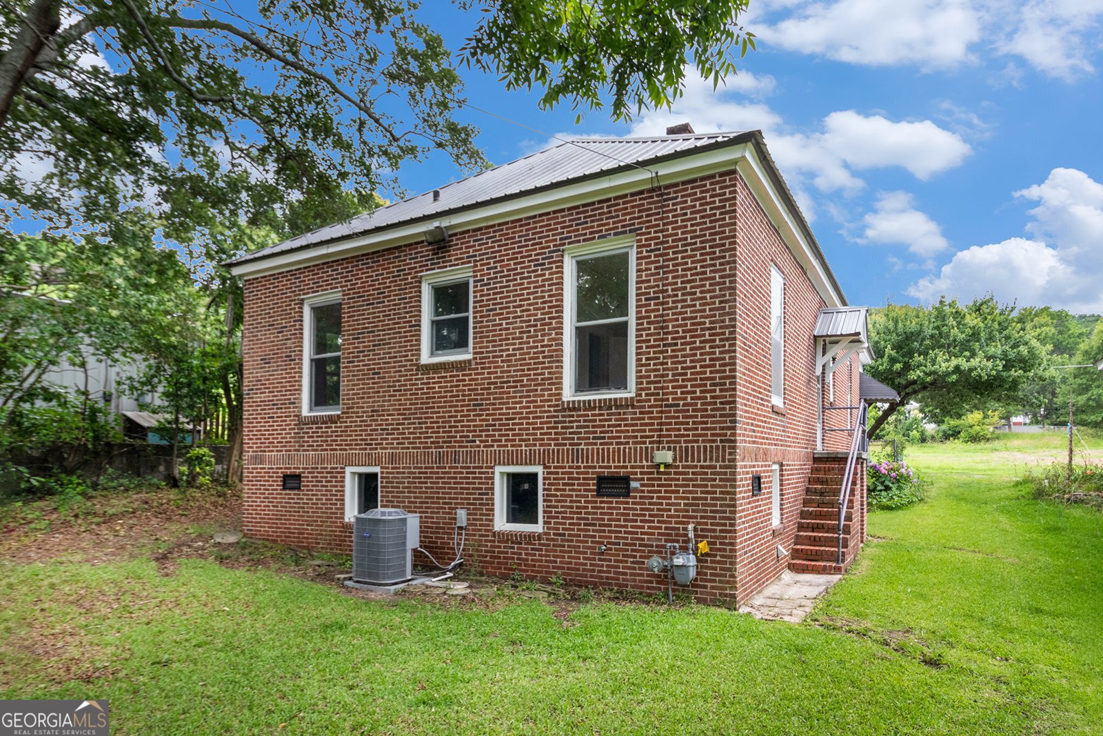 104 4TH Street Manchester - 19