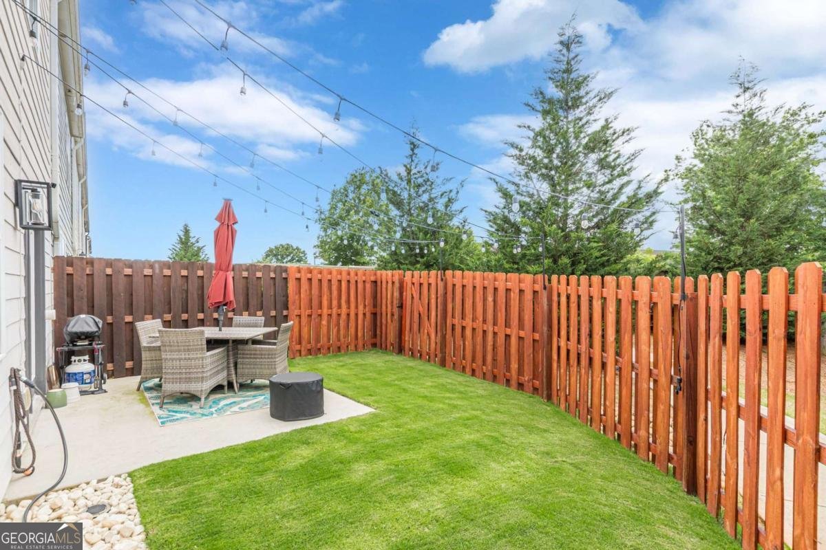 739 Woodstock Grove Drive Woodstock - 22