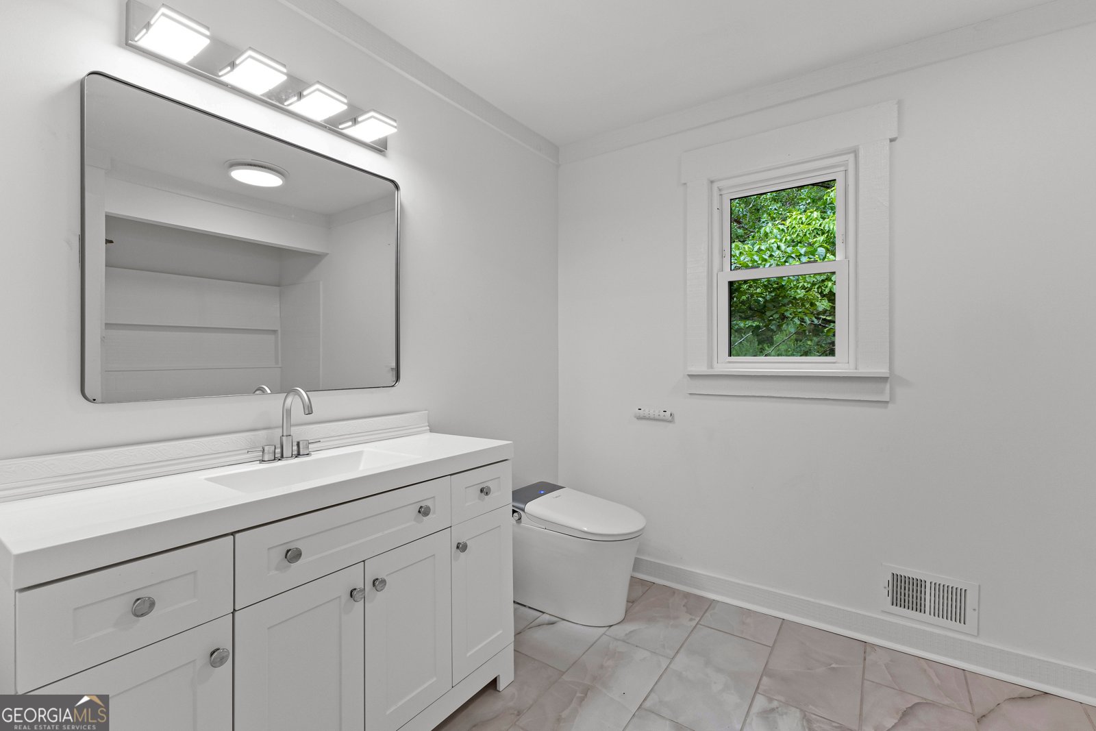8129 Giles Road Douglasville - 29