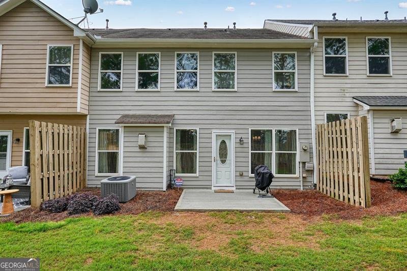 411 MOUNTAIN VIEW Lane Woodstock - 44