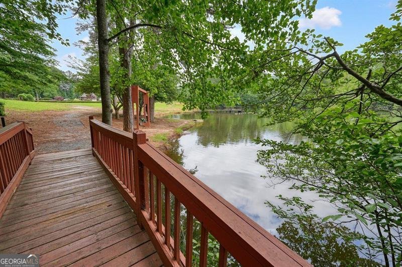 411 MOUNTAIN VIEW Lane Woodstock - 57