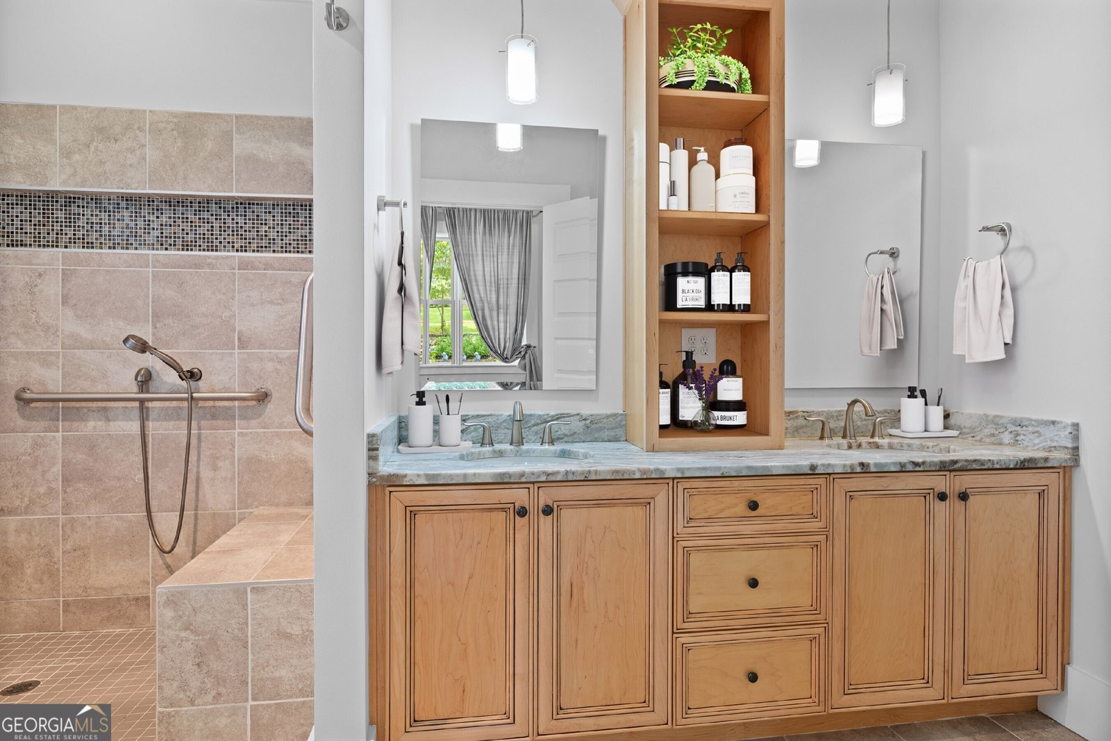 407 Westside Drive Roswell - 40