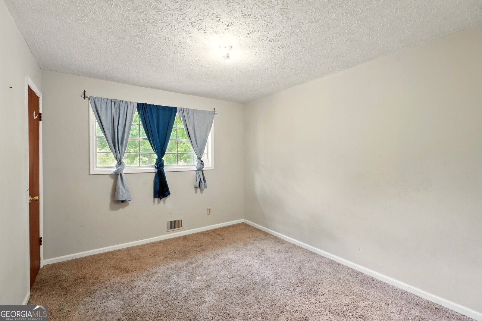 6126 Knights Lane Douglasville - 3