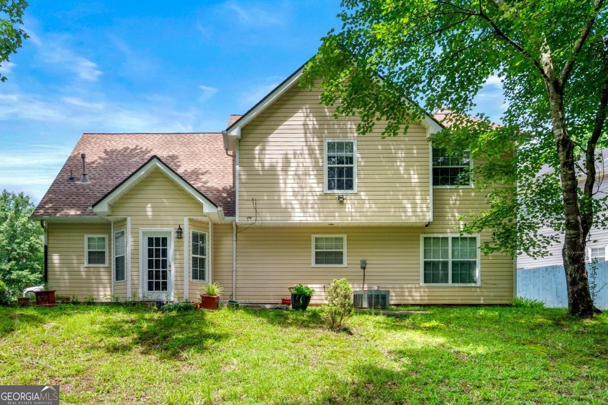 1086 Erie Circle Stone Mountain - 2