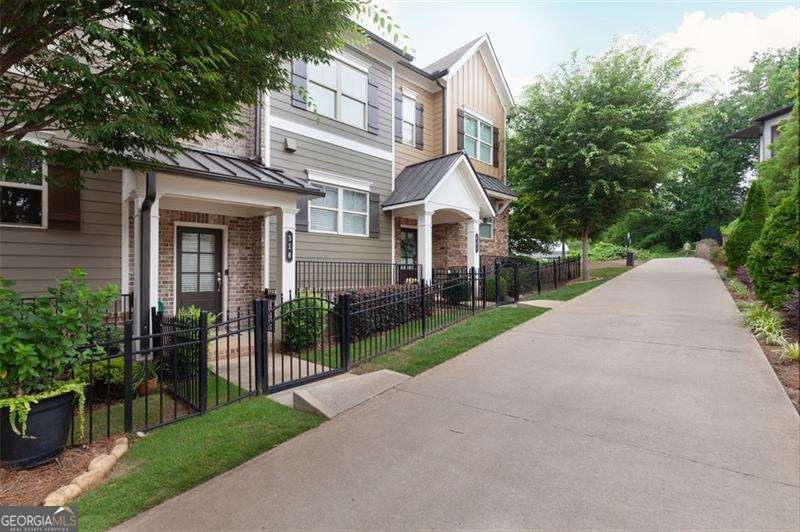 318 LANTANA Lane Woodstock - 2
