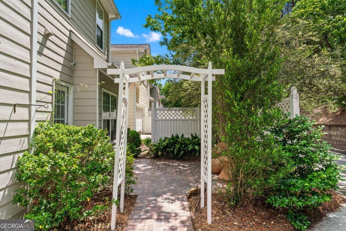 859 Scales Road Suwanee - 31
