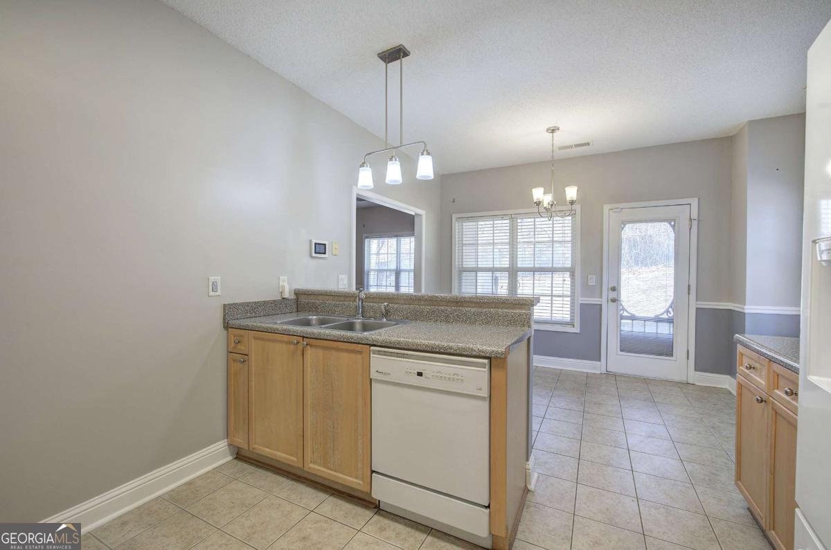 2500 ROSEHILL Circle Lithia Springs - 18