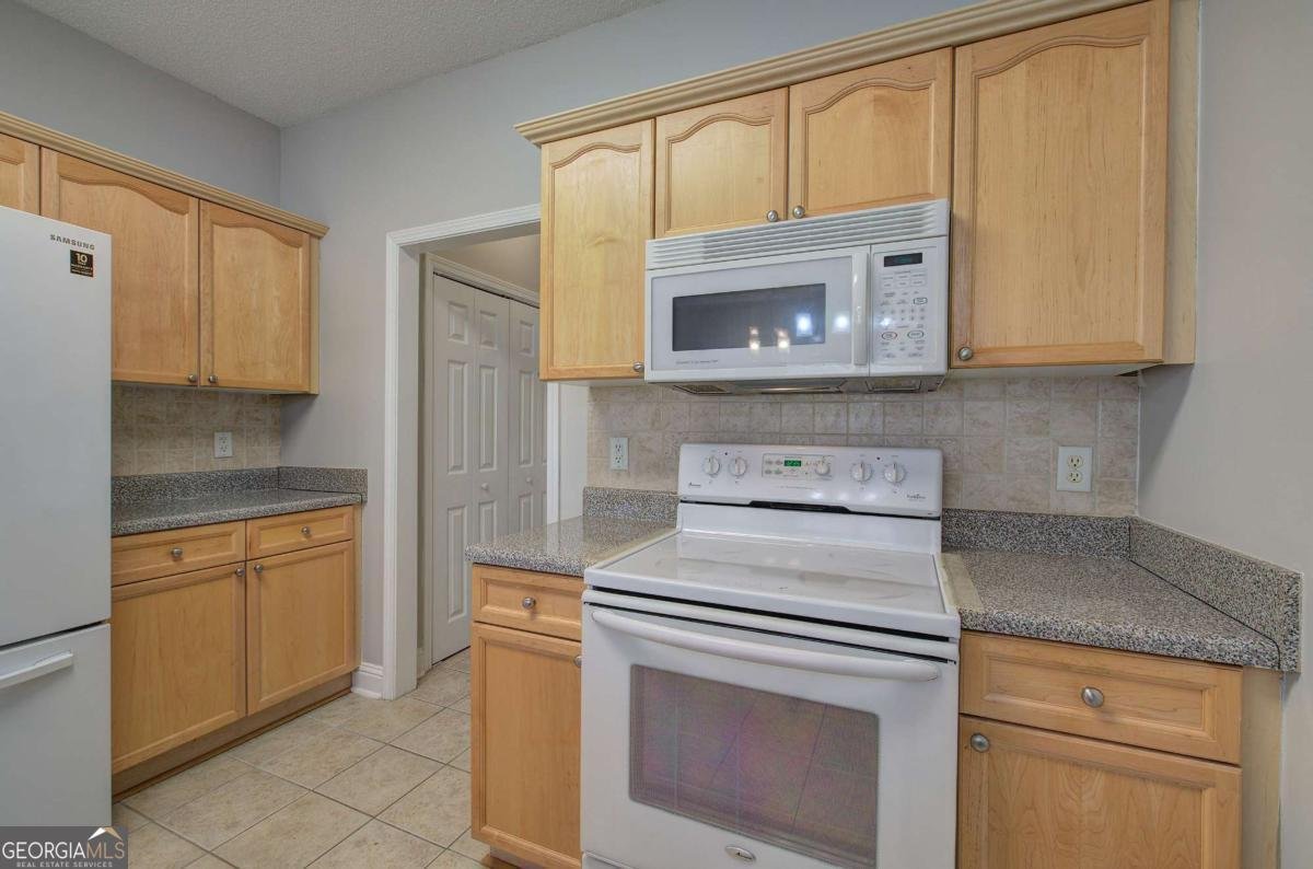 2500 ROSEHILL Circle Lithia Springs - 20